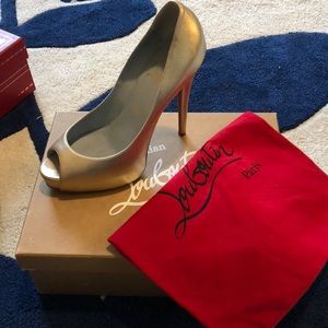 Christian Louboutin heals